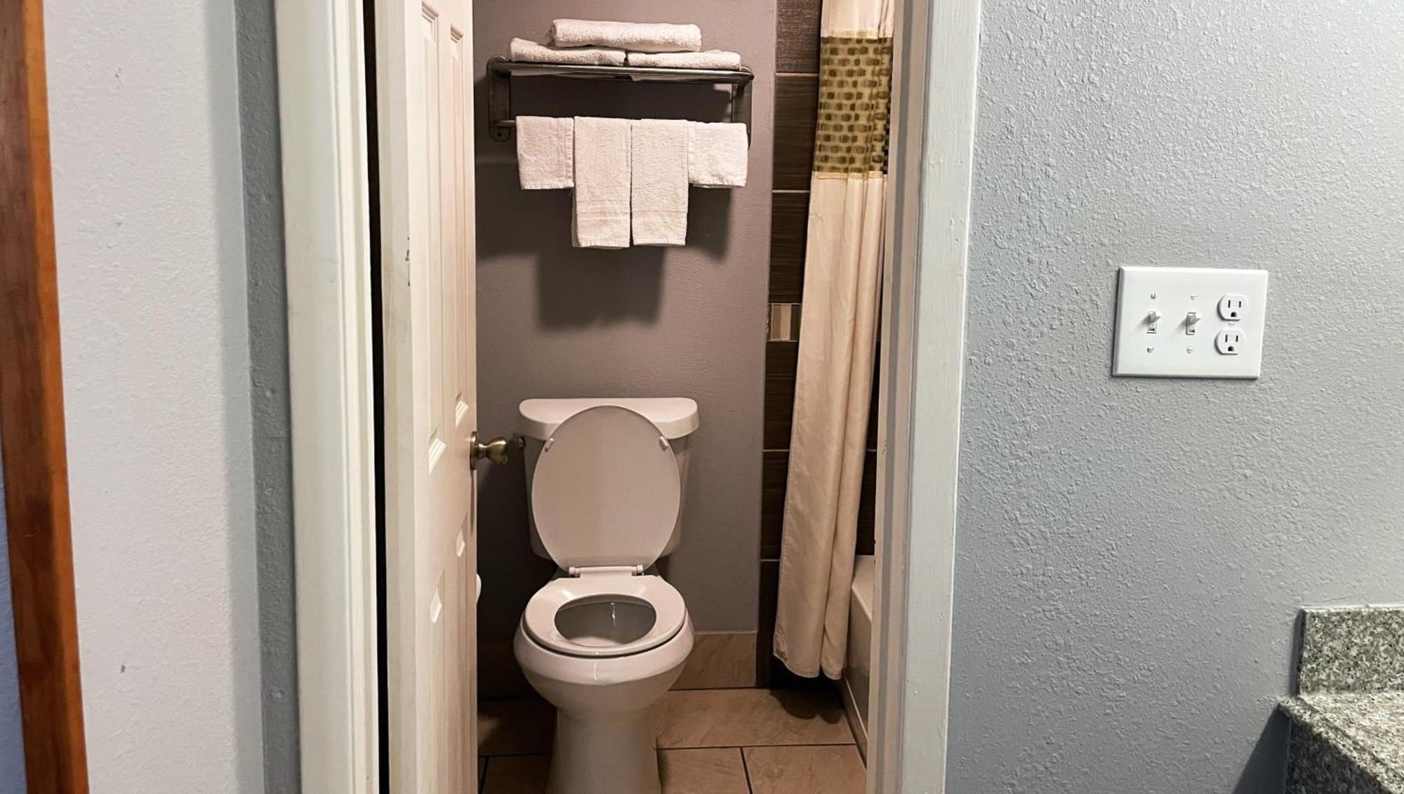 Royal Inn Linden Экстерьер фото